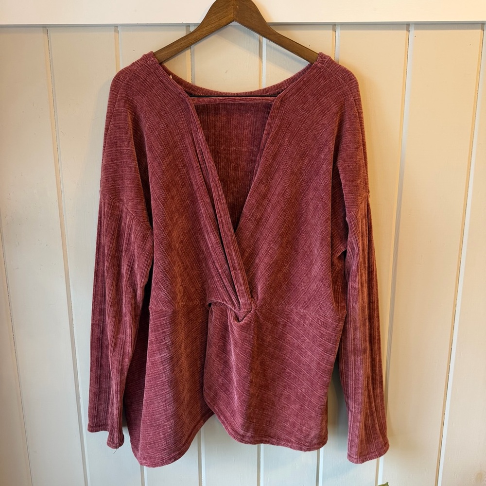 Easel Long Sleeve Burgundy Red Velvet Ribbed Sweater w/ Open Back, Size L, NWOT